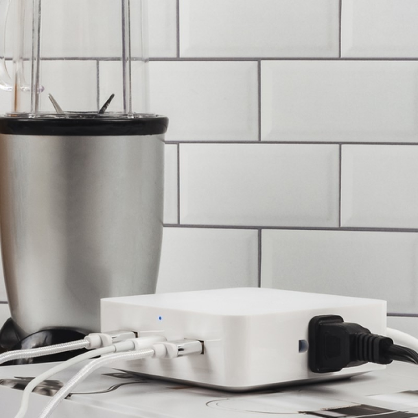 5-PORT CHARGER WITH AC OUTPUT - (WHITE)