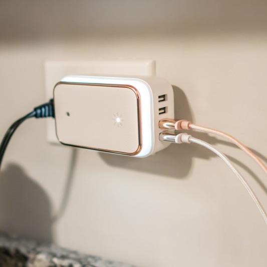 4-PORT USB SUPERCHARGER & NIGHT LIGHT - (WHITE/ROSE GOLD TRIM)